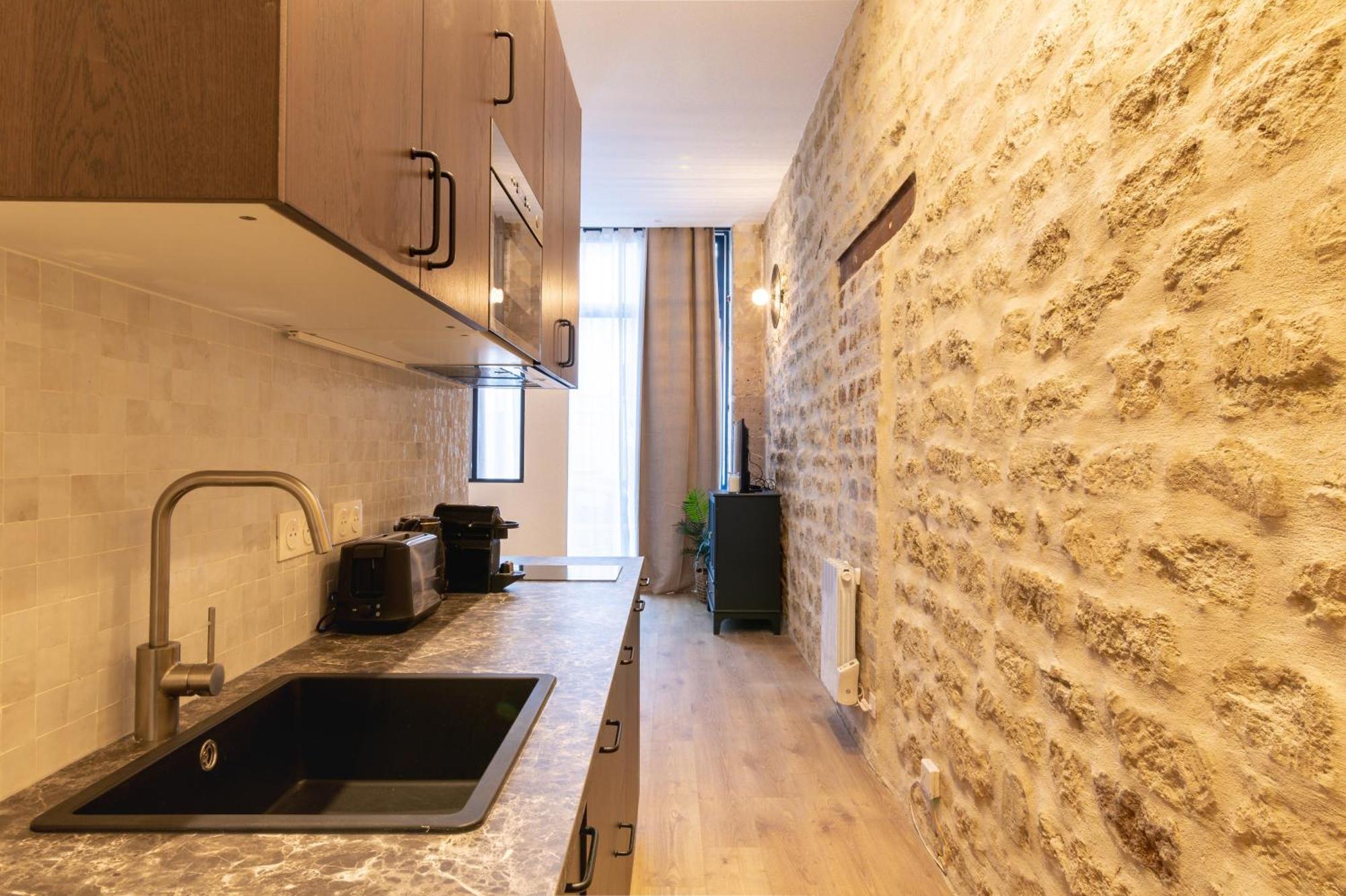 Apartment Cozy In Heart Of Montmartre Paris